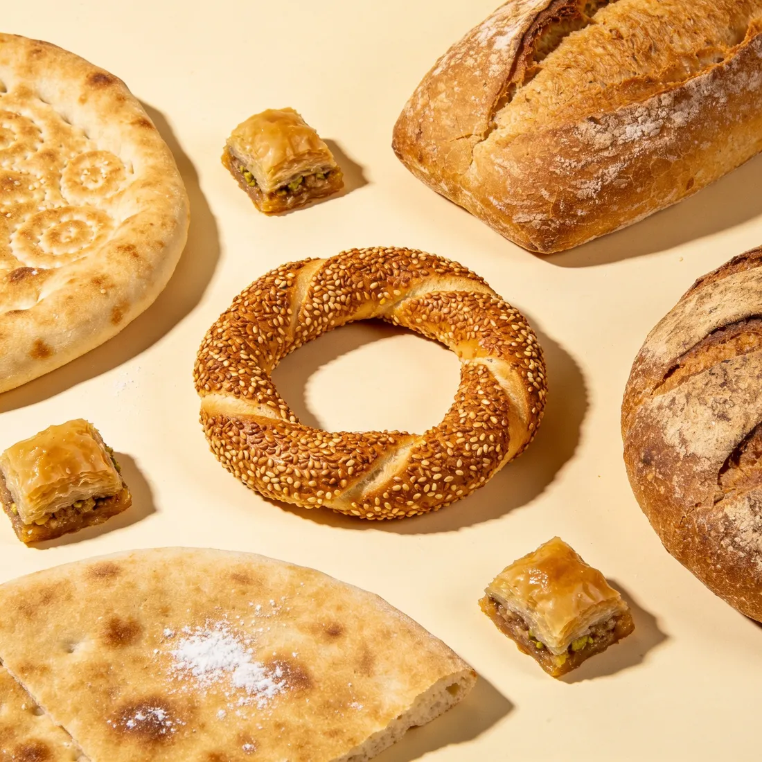 Frisches Fladenbrot und Gebäck aus der Bäckerei